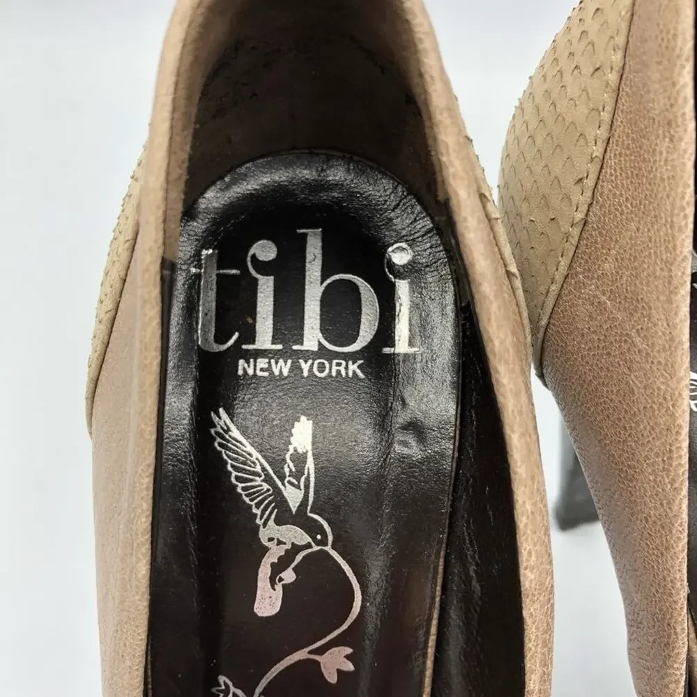 Tibi Tan Suede Pumps Wood Heels Womens 8 Cap Toe Snake Embossed Preppy Pumps